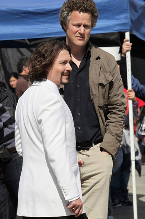 أكثر الرجال إثارة.. يبتكر طرق لمتابعة المونديال خلال فيلمه!!        صورة رقم 9