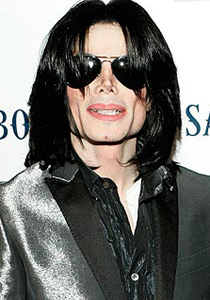 مع اقتراب ذكرى وفاته.. عشاق جاكسون يصابون بخيبة أمل!  صورة رقم 1