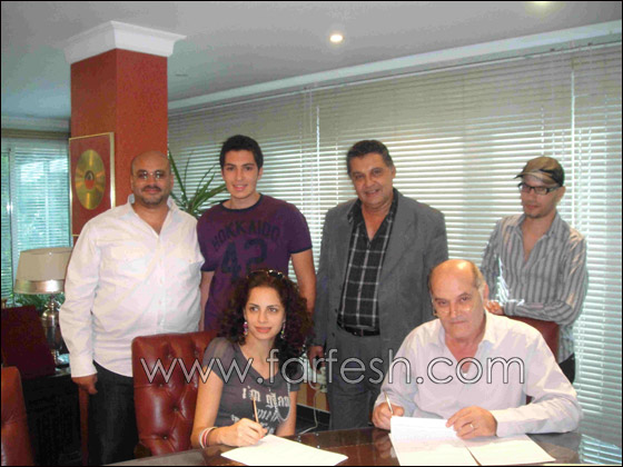 بالصور: مسلسلات اون لاين يكشف عودة أمال ماهر إلى محسن جابر  صورة رقم 6