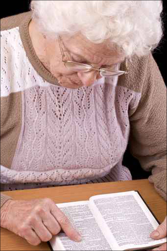 السعودية: مسنة أجرت إختبار ورسبت.. فهددت معلمتها بالضرب!! صورة رقم 1 السعودية: مسنة أجرت إختبار ورسبت.. فهددت معلمتها بالضرب!! صورة رقم 1