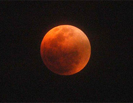 اليوم أول خسوف جزئي للقمر لهذا العام صورة رقم 1