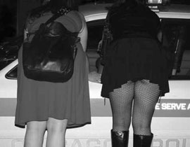 ايران تحارب بائعات الهوى بتغريم من تصبغ أظافرها! صورة رقم 1