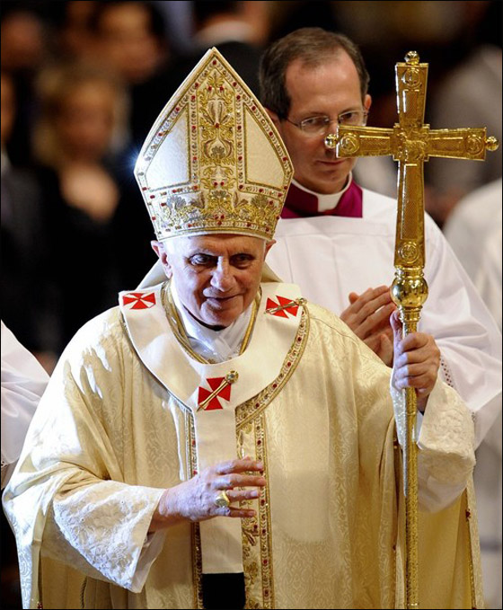 الفاتيكان مستاء من مداهمة الشرطة البلجيكية لمقر الكنيسة صورة رقم 10 الفاتيكان مستاء من مداهمة الشرطة البلجيكية لمقر الكنيسة صورة رقم 10