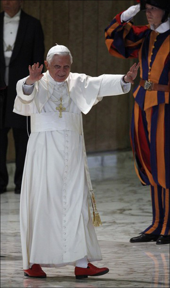 الفاتيكان مستاء من مداهمة الشرطة البلجيكية لمقر الكنيسة صورة رقم 3 الفاتيكان مستاء من مداهمة الشرطة البلجيكية لمقر الكنيسة صورة رقم 3