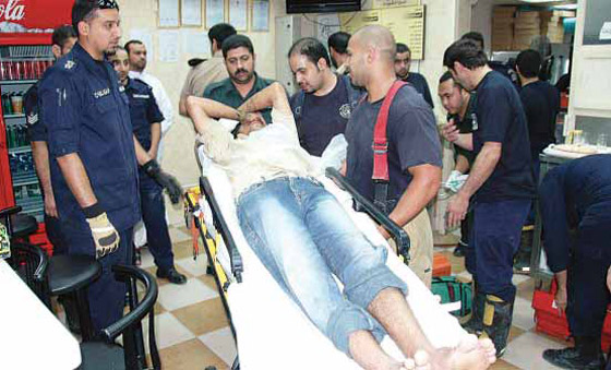 مفرمة لحم تلتهم يد عامل مصري  صورة رقم 1