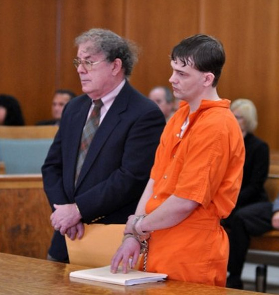 إغتصب ابنته الرضيعة وتركها في الغابة لتموت هناك!! صورة رقم 7 إغتصب ابنته الرضيعة وتركها في الغابة لتموت هناك!! صورة رقم 7