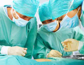 الامارات: عملية جراحية لطفل يبلغ من العمر يومين  صورة رقم 1