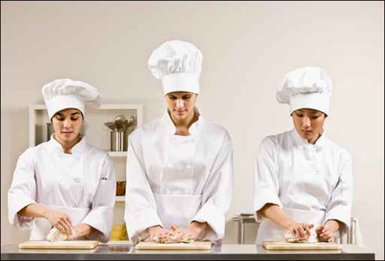 في المانيا.. حصة الطبخ تنتهي بتسمم 16 طالب!! صورة رقم 1