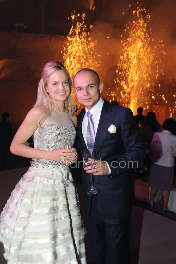 مسلسلات اون لاين يعرض لكم صور زفاف عارضة الأزياء مينا سوفاري صورة رقم 2 مسلسلات اون لاين يعرض لكم صور زفاف عارضة الأزياء مينا سوفاري صورة رقم 2