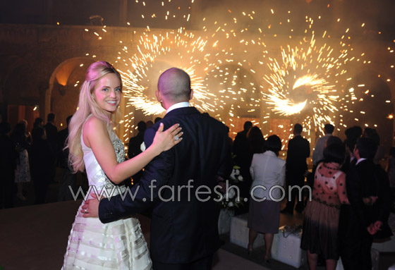 مسلسلات اون لاين يعرض لكم صور زفاف عارضة الأزياء مينا سوفاري صورة رقم 9 مسلسلات اون لاين يعرض لكم صور زفاف عارضة الأزياء مينا سوفاري صورة رقم 9