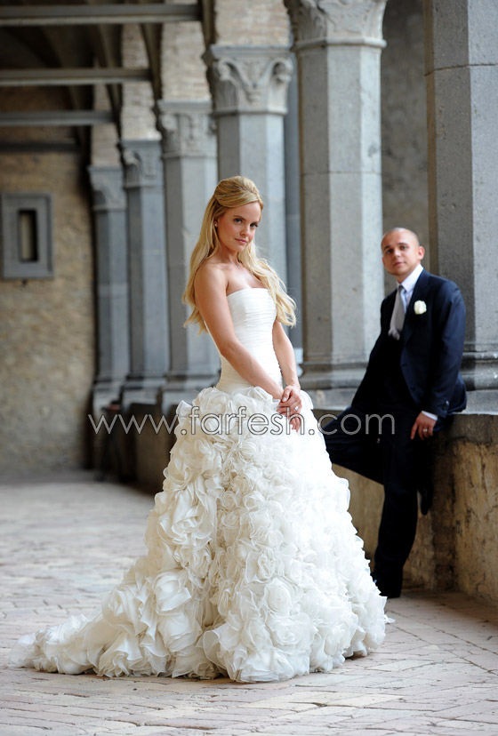 مسلسلات اون لاين يعرض لكم صور زفاف عارضة الأزياء مينا سوفاري صورة رقم 3 مسلسلات اون لاين يعرض لكم صور زفاف عارضة الأزياء مينا سوفاري صورة رقم 3