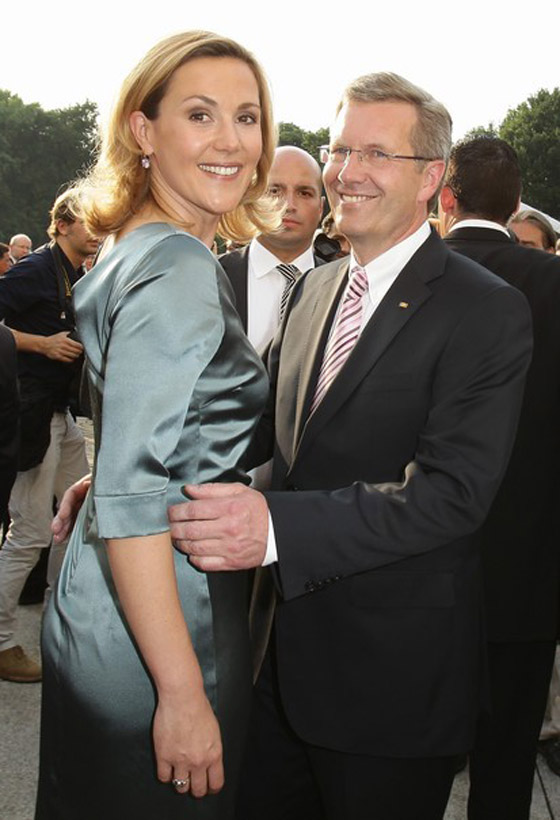 سيدة ألمانيا الأولى تدهش العالم بسحرها الخاص صورة رقم 2 سيدة ألمانيا الأولى تدهش العالم بسحرها الخاص صورة رقم 2