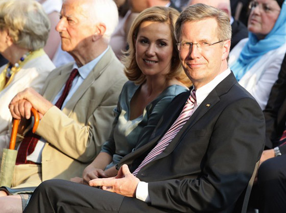 سيدة ألمانيا الأولى تدهش العالم بسحرها الخاص صورة رقم 8 سيدة ألمانيا الأولى تدهش العالم بسحرها الخاص صورة رقم 8