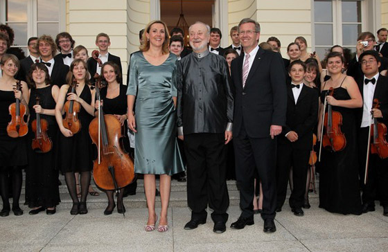 سيدة ألمانيا الأولى تدهش العالم بسحرها الخاص صورة رقم 6 سيدة ألمانيا الأولى تدهش العالم بسحرها الخاص صورة رقم 6