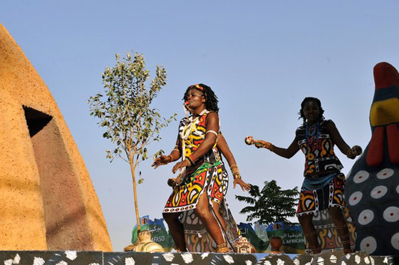 برلسكوني يقيم حفلاً مع 6 راقصات برازيليات في جناح فندقه!! صورة رقم 4 برلسكوني يقيم حفلاً مع 6 راقصات برازيليات في جناح فندقه!! صورة رقم 4