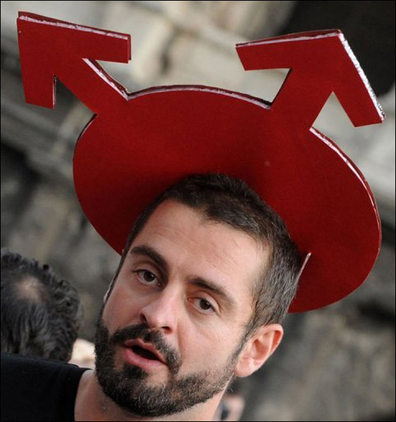 5 مليون شخص تظاهروا في لندن مطالبين بحقوق المثليين! صورة رقم 5 5 مليون شخص تظاهروا في لندن مطالبين بحقوق المثليين! صورة رقم 5