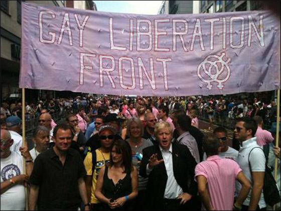 5 مليون شخص تظاهروا في لندن مطالبين بحقوق المثليين! صورة رقم 4 5 مليون شخص تظاهروا في لندن مطالبين بحقوق المثليين! صورة رقم 4