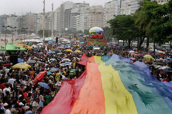 5 مليون شخص تظاهروا في لندن مطالبين بحقوق المثليين! صورة رقم 2 5 مليون شخص تظاهروا في لندن مطالبين بحقوق المثليين! صورة رقم 2