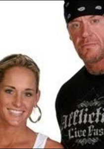 تزوجت بطل المصارعة رغم وجود اسم زوجته السابقة على عنقه! صورة رقم 1 تزوجت بطل المصارعة رغم وجود اسم زوجته السابقة على عنقه! صورة رقم 1