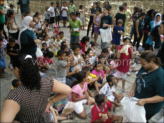 المئات يشاركون في مهرجان 