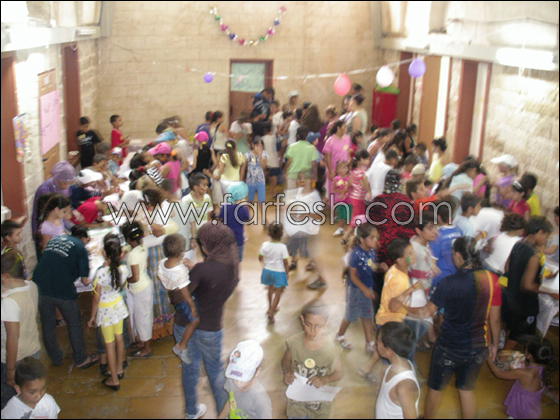 المئات يشاركون في مهرجان 