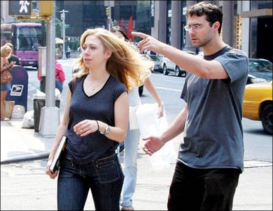 ام العروس هيلاري كلينتون تستعد لزفاف ابنتها الوحيدة! صورة رقم 6 ام العروس هيلاري كلينتون تستعد لزفاف ابنتها الوحيدة! صورة رقم 6