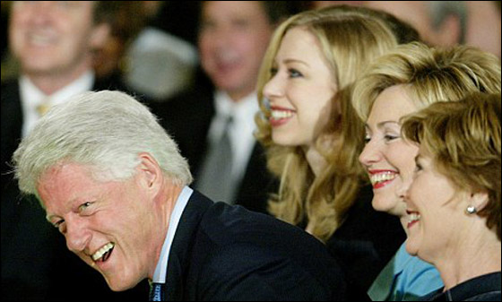 ام العروس هيلاري كلينتون تستعد لزفاف ابنتها الوحيدة! صورة رقم 4 ام العروس هيلاري كلينتون تستعد لزفاف ابنتها الوحيدة! صورة رقم 4