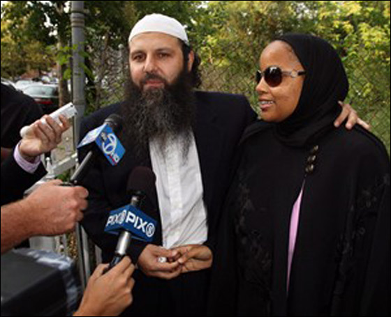 مغادرا الولايات المتحدة.. الإمام أحمد كذب وهرب! صورة رقم 3 مغادرا الولايات المتحدة.. الإمام أحمد كذب وهرب! صورة رقم 3