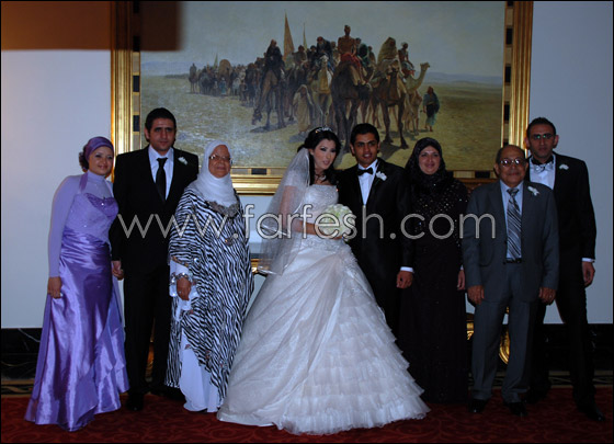 حماقي يهدي ابن خاله رقصه في يوم زفافه   صورة رقم 3