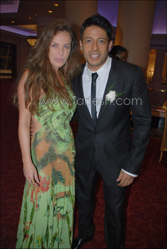 حماقي يهدي ابن خاله رقصه في يوم زفافه   صورة رقم 4