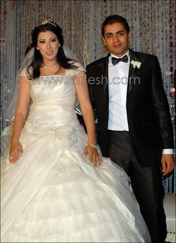 حماقي يهدي ابن خاله رقصه في يوم زفافه   صورة رقم 1