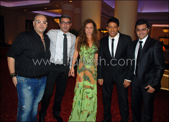 حماقي يهدي ابن خاله رقصه في يوم زفافه   صورة رقم 19