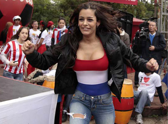 رغم خسارة الباراغواي العارضة لاريسا تظهر منزوعة!  صورة رقم 9