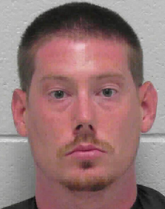 رفضت كيّ ملابسه.. فشهر المسدس بوجهها واعتقلها 6 ساعات! صورة رقم 2 رفضت كيّ ملابسه.. فشهر المسدس بوجهها واعتقلها 6 ساعات! صورة رقم 2