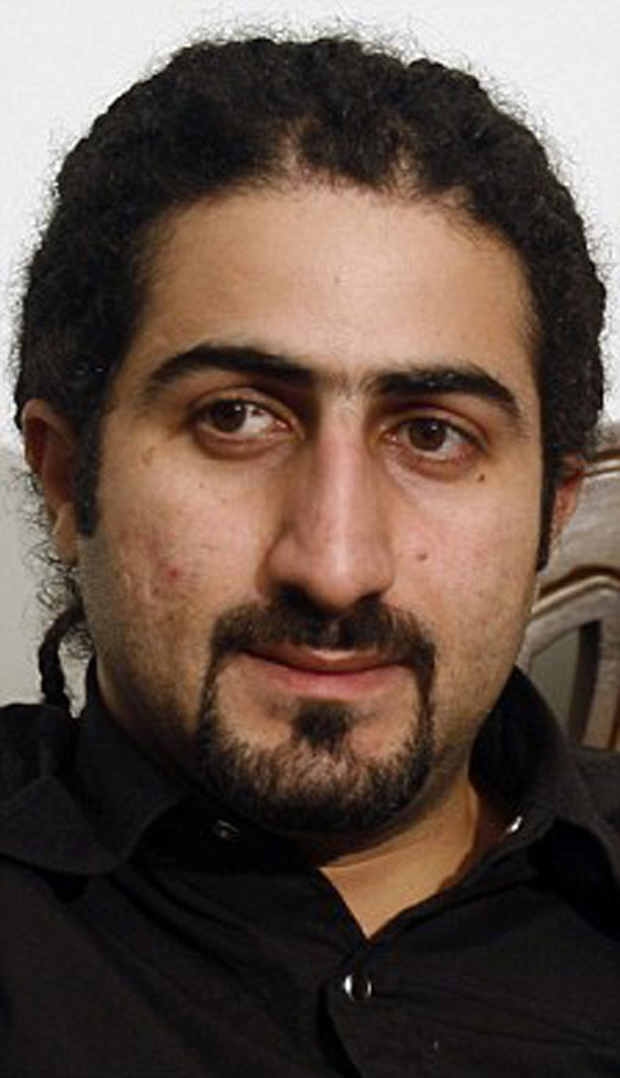 صوت بن لادن تناهى لمسامع نجله فخسر زوجته وأدخل المصحة صورة رقم 11 صوت بن لادن تناهى لمسامع نجله فخسر زوجته وأدخل المصحة صورة رقم 11