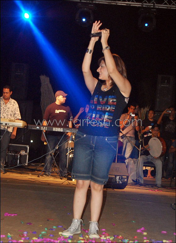 شذا بالشورت والتيشرت في هرم سيتي صورة رقم 7 شذا بالشورت والتيشرت في هرم سيتي صورة رقم 7