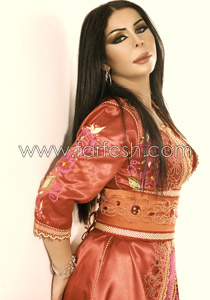 نجمة المغرب ليلى تلبي نداء جمهورها وتعود لهم صورة رقم 1