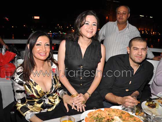 صفاء مغربي تحتفل بعيد ميلادها وسط النيل صورة رقم 14 صفاء مغربي تحتفل بعيد ميلادها وسط النيل صورة رقم 14