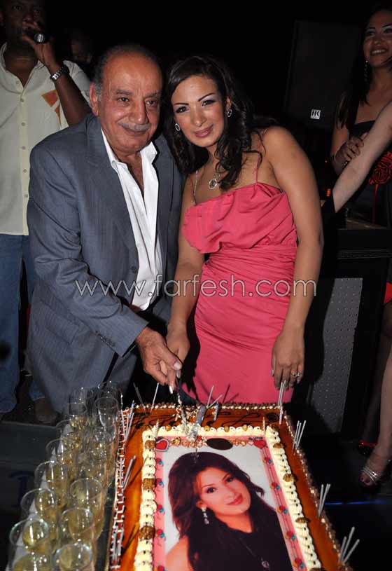 صفاء مغربي تحتفل بعيد ميلادها وسط النيل صورة رقم 6 صفاء مغربي تحتفل بعيد ميلادها وسط النيل صورة رقم 6