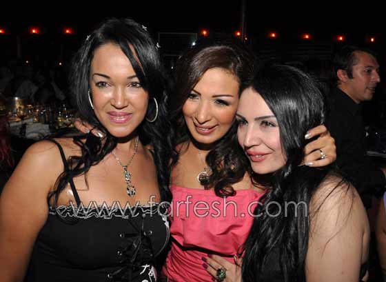 صفاء مغربي تحتفل بعيد ميلادها وسط النيل صورة رقم 15 صفاء مغربي تحتفل بعيد ميلادها وسط النيل صورة رقم 15