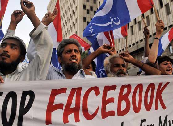 الـ FBI يحذر من قتل رسامة الكاريكاتير التي رسمت النبي        صورة رقم 2