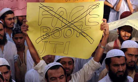 الـ FBI يحذر من قتل رسامة الكاريكاتير التي رسمت النبي        صورة رقم 4