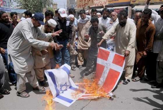 الـ FBI يحذر من قتل رسامة الكاريكاتير التي رسمت النبي        صورة رقم 6