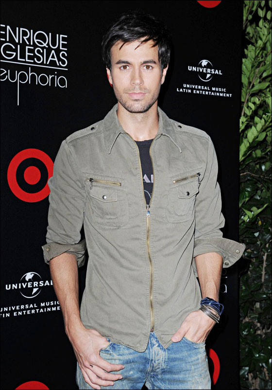 هل سيفي إنريكي إغلسياس بوعده ويتزلج عارياً؟!! صورة رقم 7 هل سيفي إنريكي إغلسياس بوعده ويتزلج عارياً؟!! صورة رقم 7