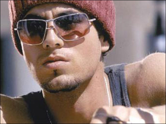 هل سيفي إنريكي إغلسياس بوعده ويتزلج عارياً؟!! صورة رقم 10 هل سيفي إنريكي إغلسياس بوعده ويتزلج عارياً؟!! صورة رقم 10