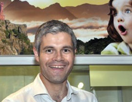 فضيحة.. اغتنم فرصة سفره الى لندن وقام بجمع تبرعات!! صورة رقم 1 فضيحة.. اغتنم فرصة سفره الى لندن وقام بجمع تبرعات!! صورة رقم 1