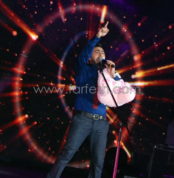 أكثر من 10 آلاف مشاهد في حفل تامر حسني في مارينا صورة رقم 27 أكثر من 10 آلاف مشاهد في حفل تامر حسني في مارينا صورة رقم 27