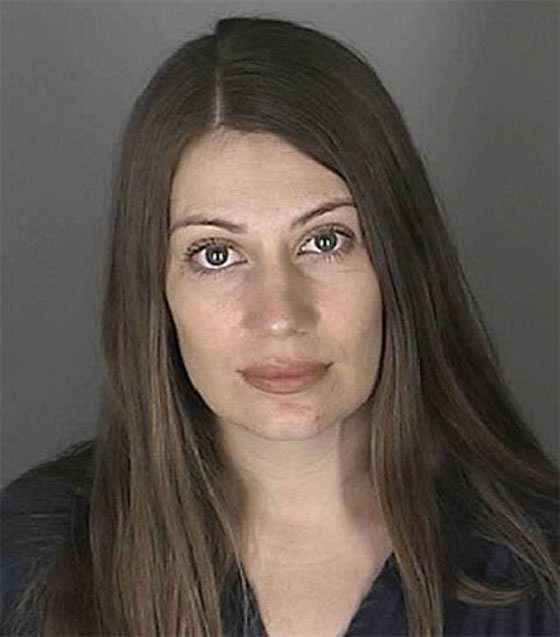 بعد 14 سنة التقت إبنها.. فتحركت مشاعرها النوعية واغتصبته!! صورة رقم 6 بعد 14 سنة التقت إبنها.. فتحركت مشاعرها النوعية واغتصبته!! صورة رقم 6