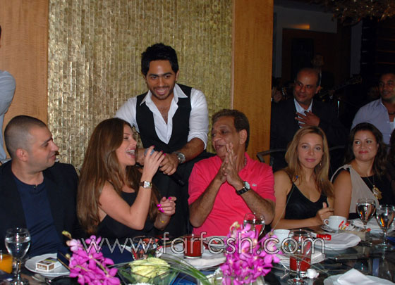 هل عادت غادة إلى خطيبها في حفل تخرج ابنتها روتانا؟  صورة رقم 10