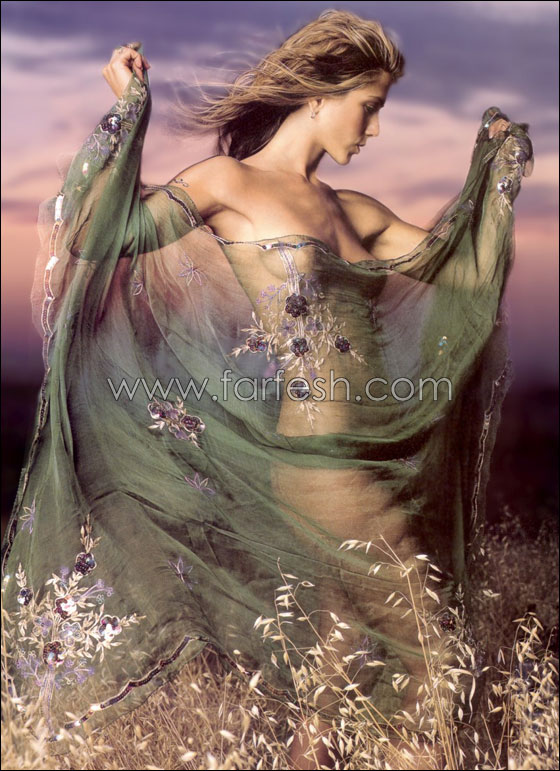 جولي غاضبة ومشلولة.. والسبب جنيفر أنيستون!!  صورة رقم 17